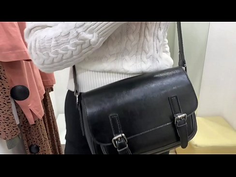 ❤️ Masturbim publik i kurvës së re FeralBerry me një dildo në dhomën e montimit ❌ Pornografi cilësore në sq.mailkassa.ru