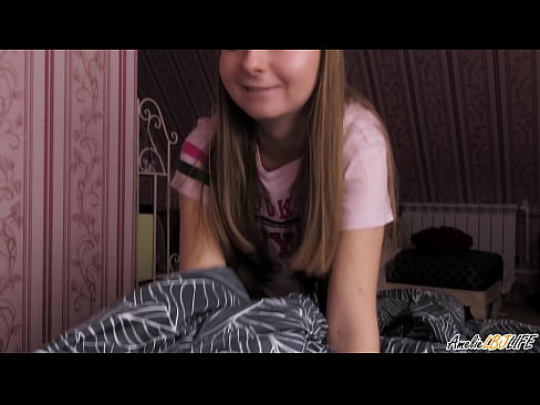 ❤️ Blondie thith thellë BFF-në e saj dhe merr spermë në gojën e saj ❌ Pornografi cilësore në sq.mailkassa.ru